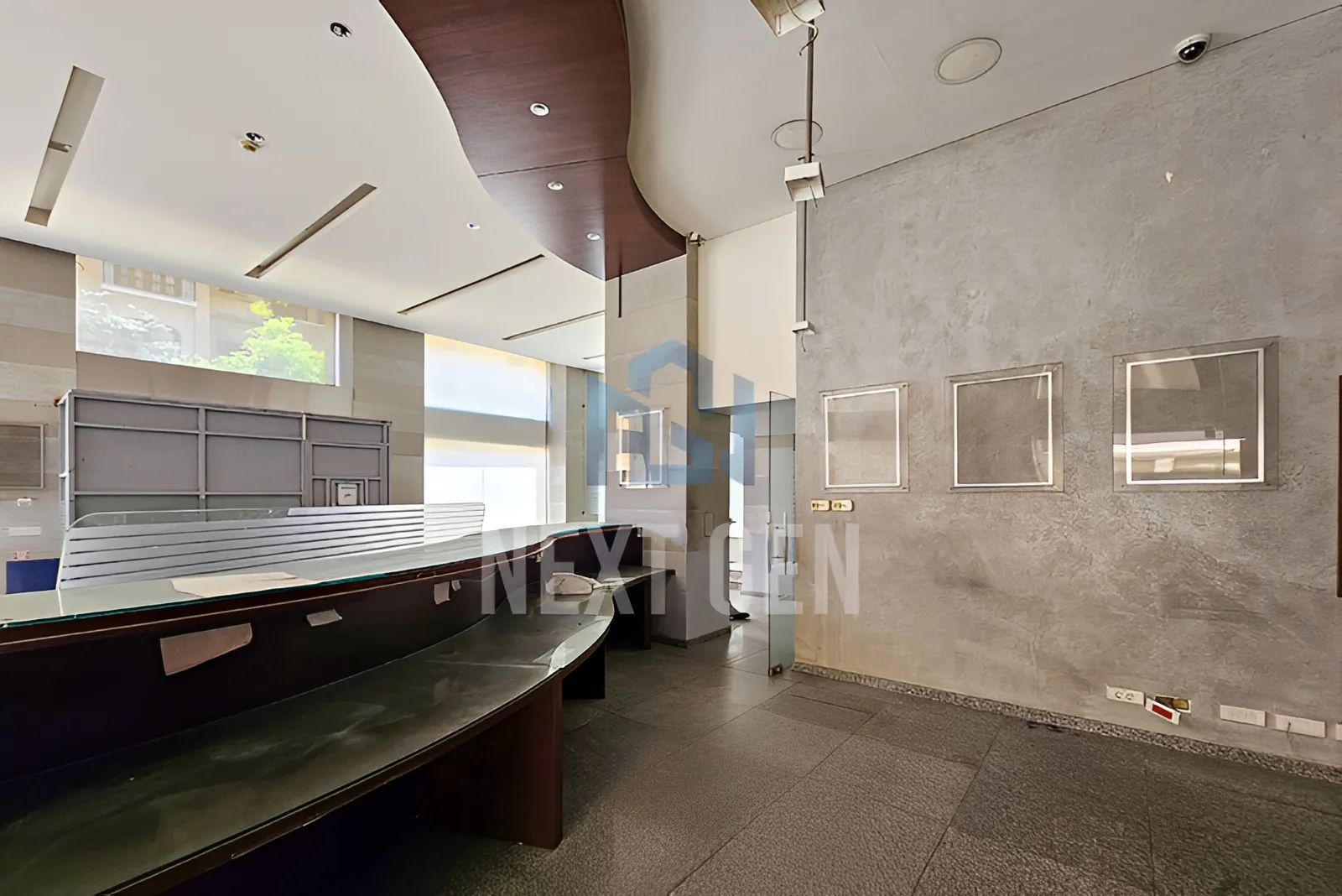 Shop for Rent in Downtown