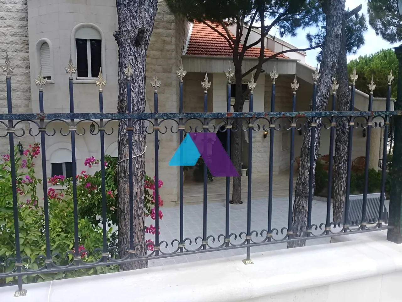 Villa for Sale in Aley - 5 bed, 7 bath
