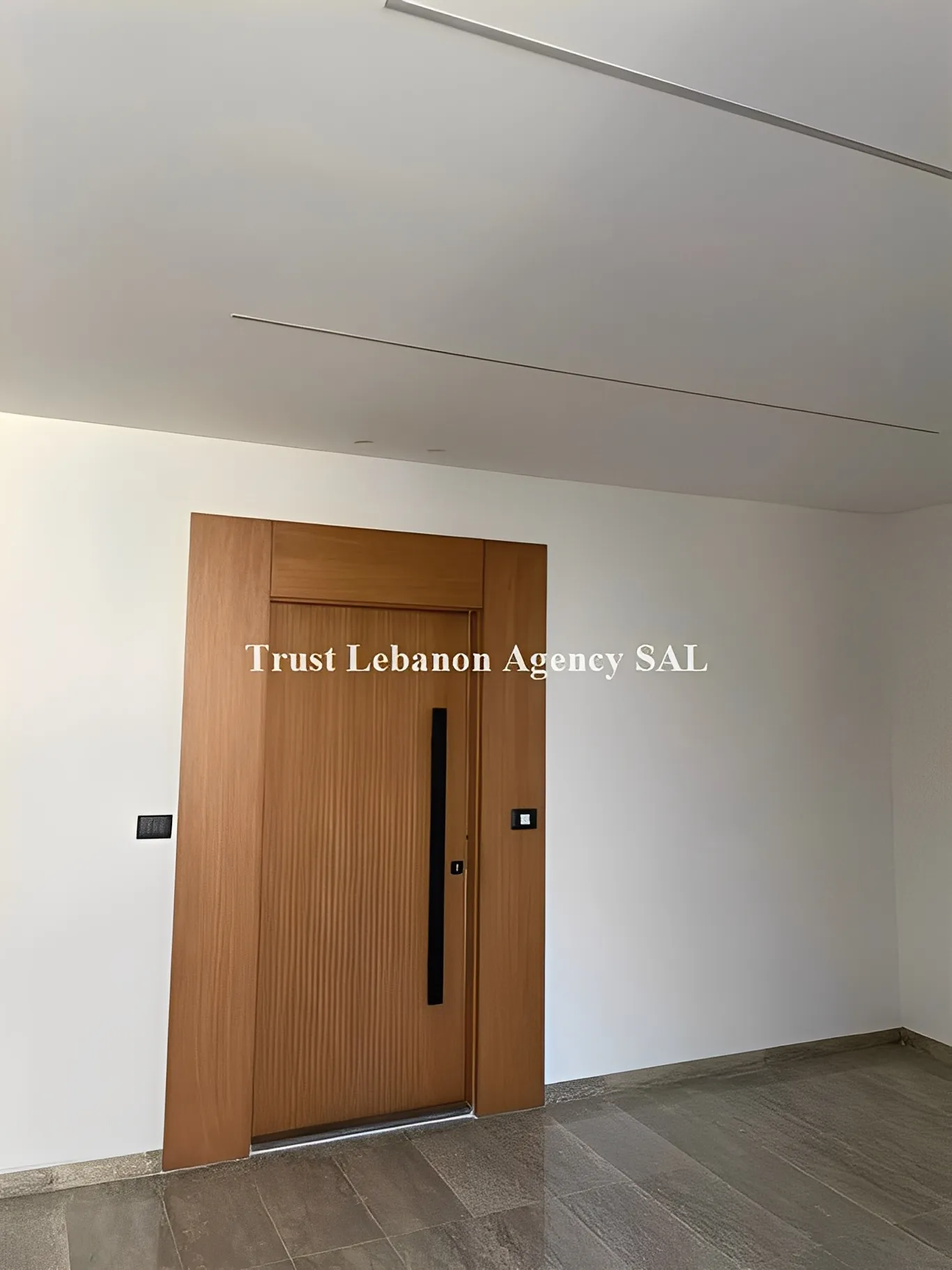 Office for rent in Metn, Dekweneh