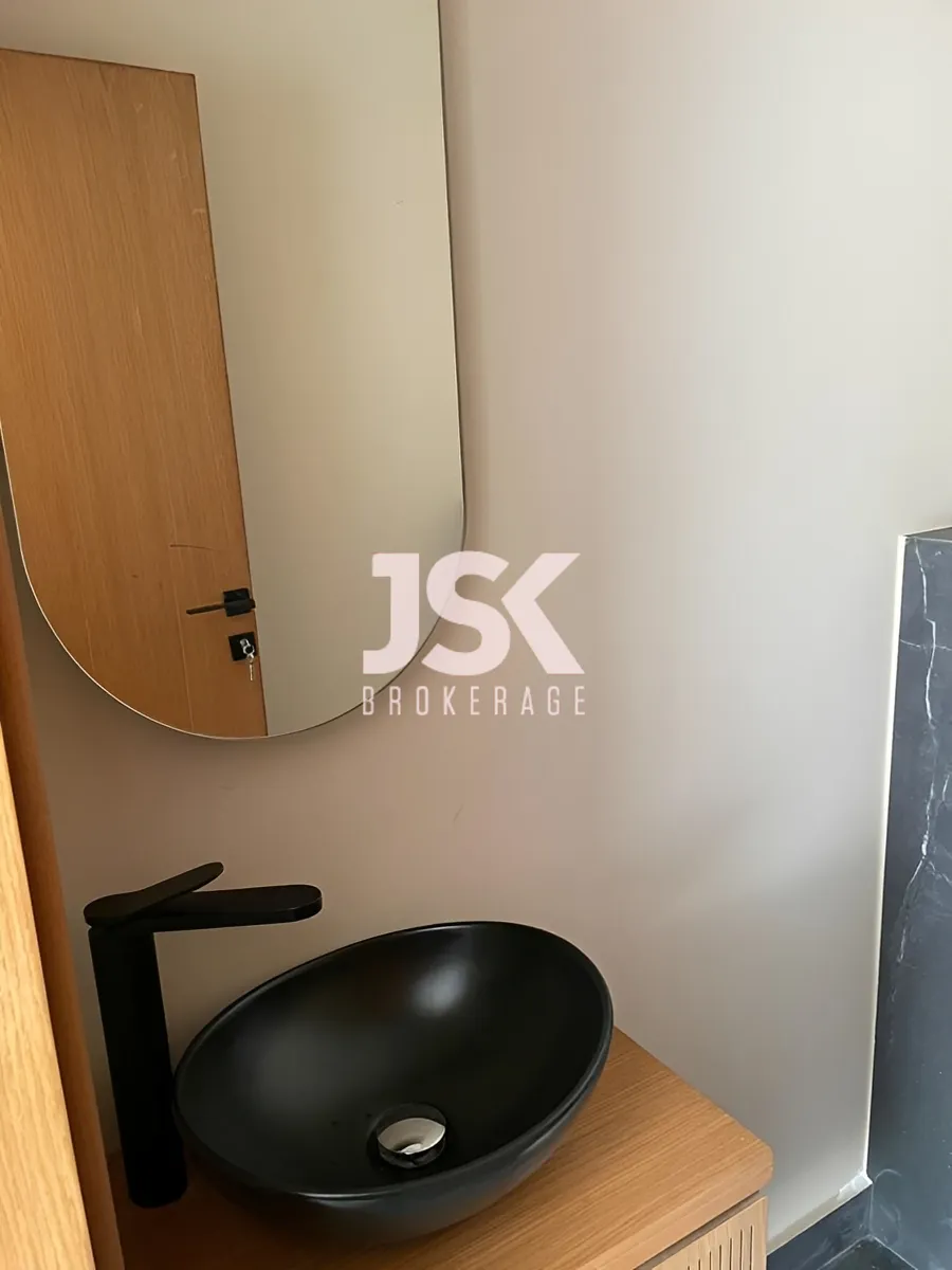 Office for rent in Sin El Fil
