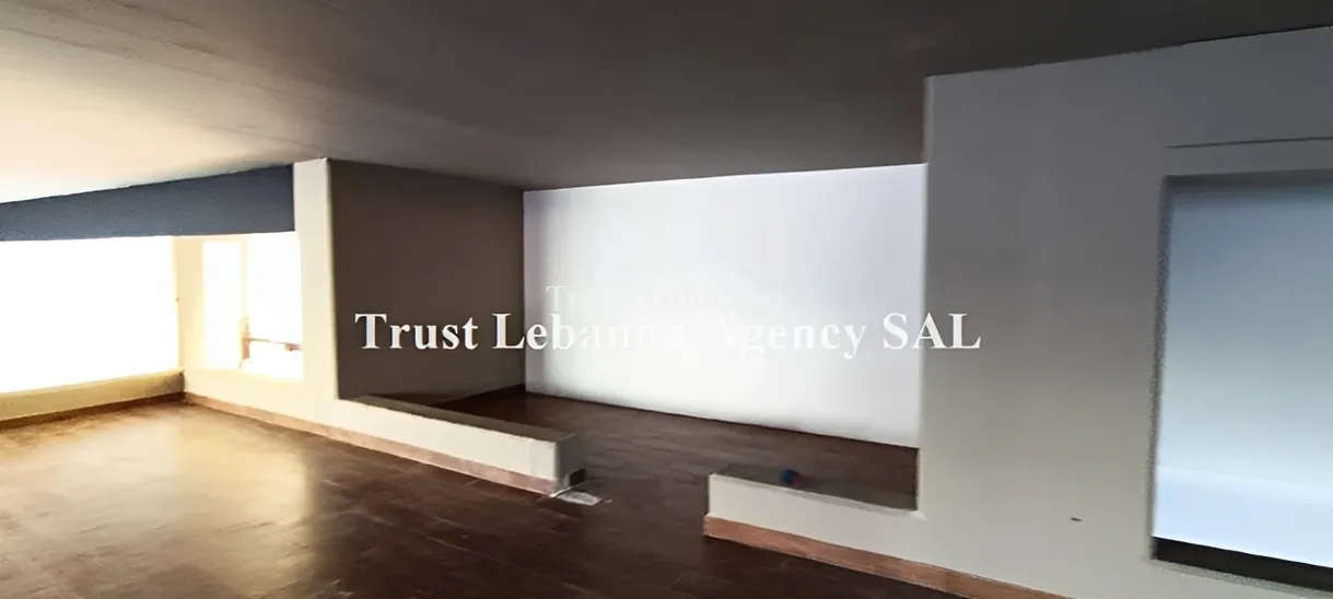 Showroom for rent in Dbayeh