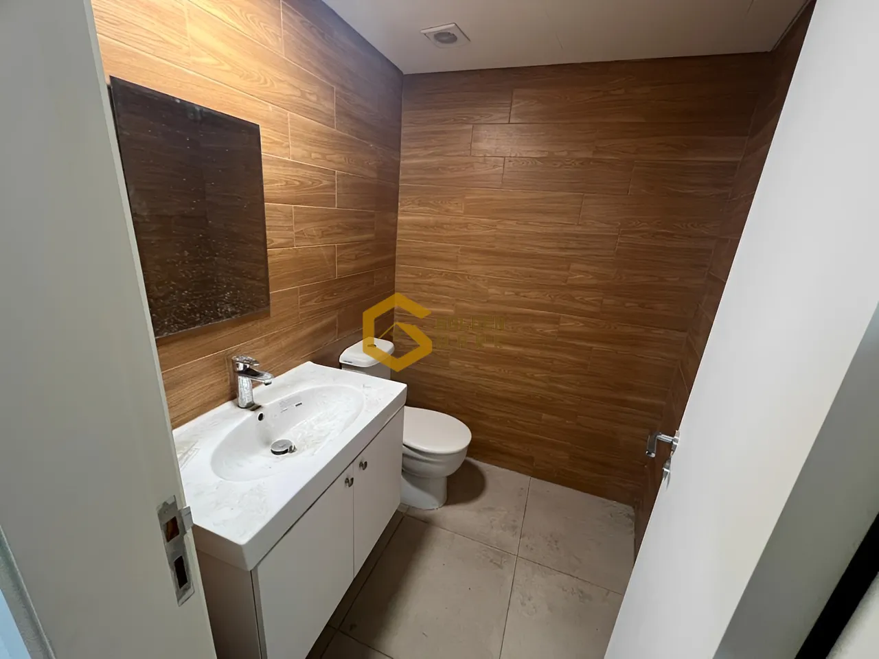 Shop for rent in Adma w Dafnah
