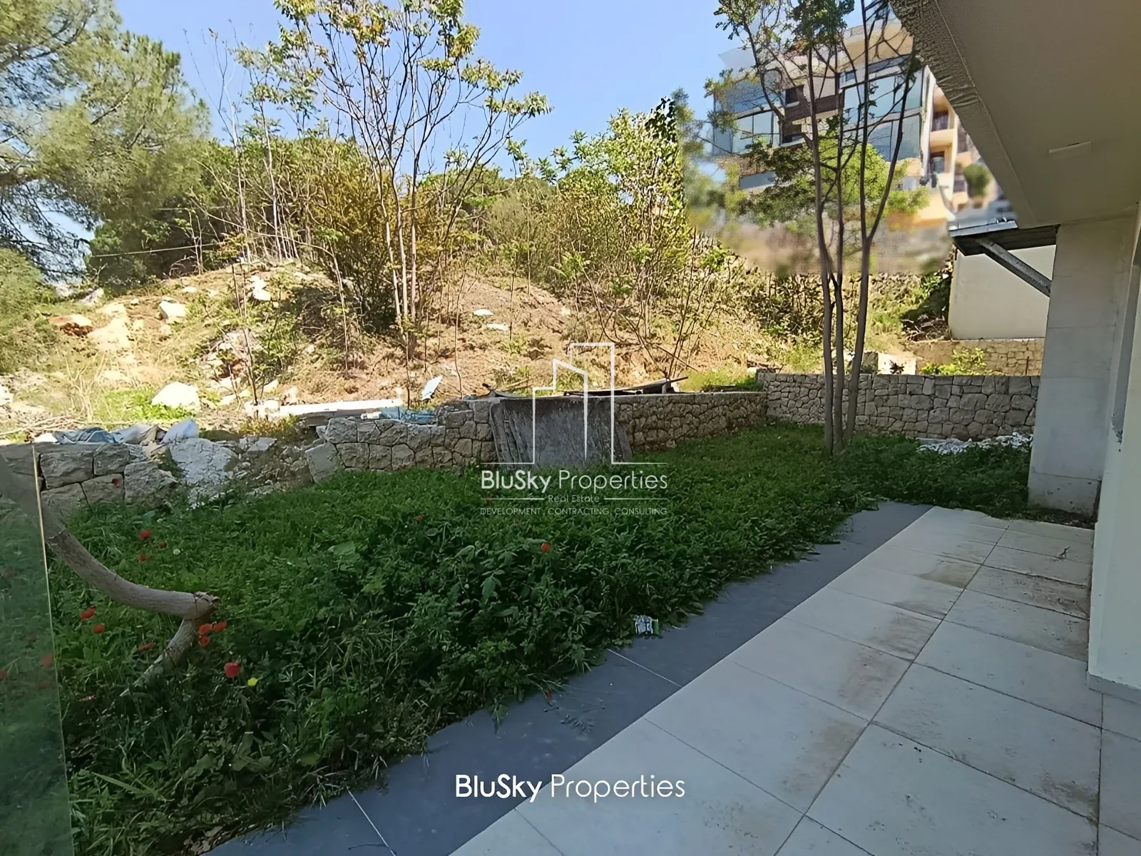 Apartment for Sale in Kfarhbeb - 3 bed, 4 bath