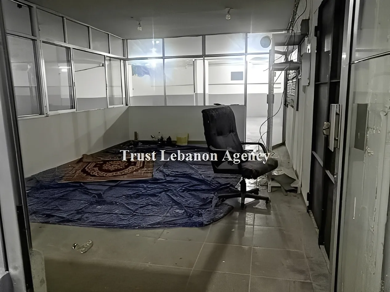 Commercial Property For Sale in Corniche El Mazraaa,
