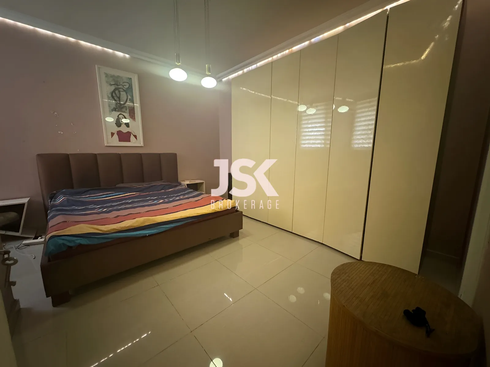 Apartment for Sale in Ain El Remmaneh - 3 bed, 3 bath