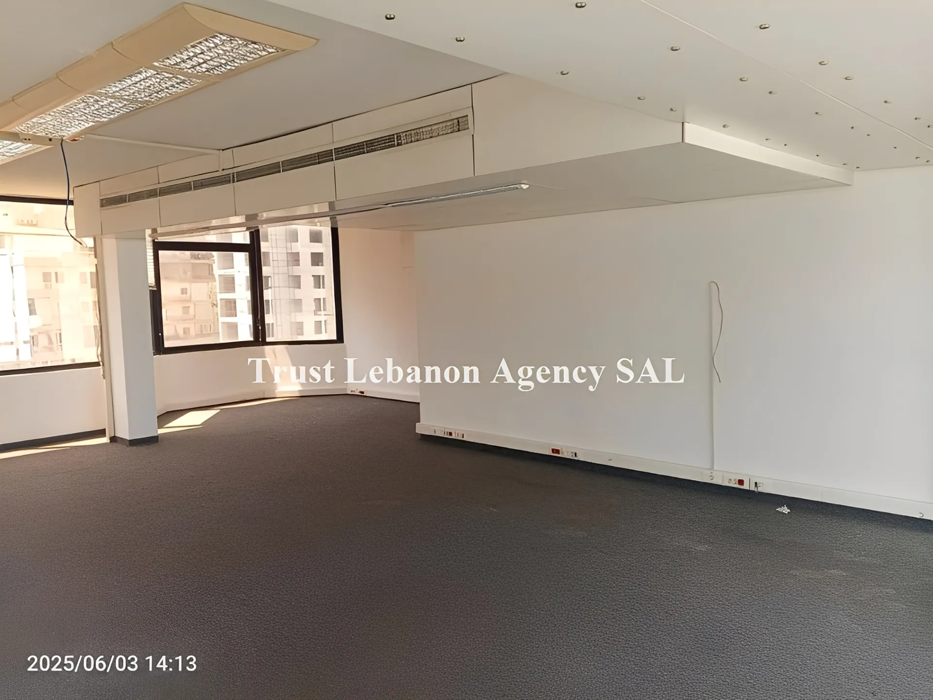 Office for rent in Beirut, Corniche El Nahr