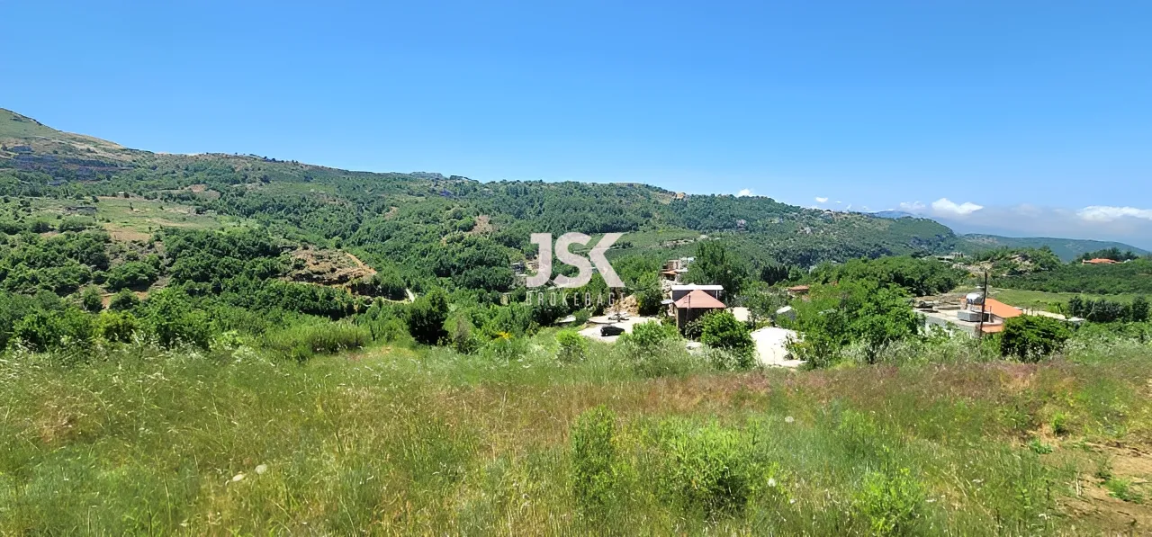Land for Sale in Kfardebian