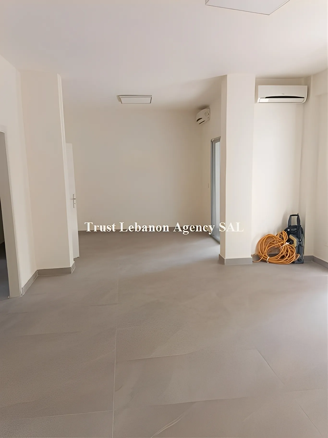 Office for rent in Achrafieh