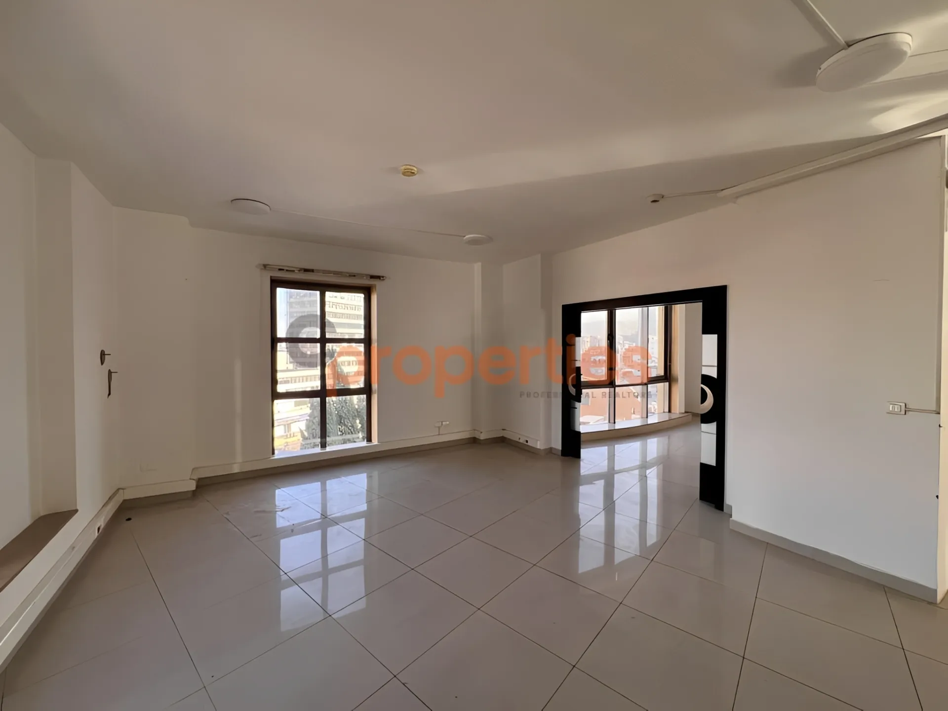Office for rent in Dekwaneh