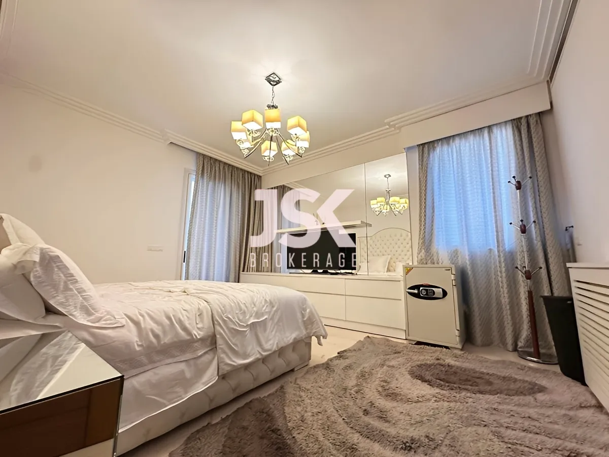 Apartment for Sale in Ain Al Mraiseh, Beirut, Lebanon