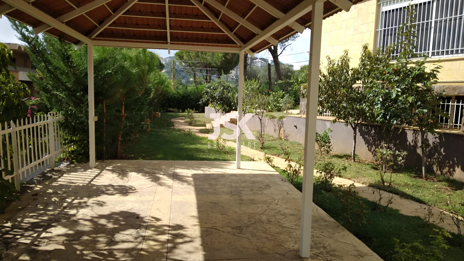 Villa for rent in Baabdat