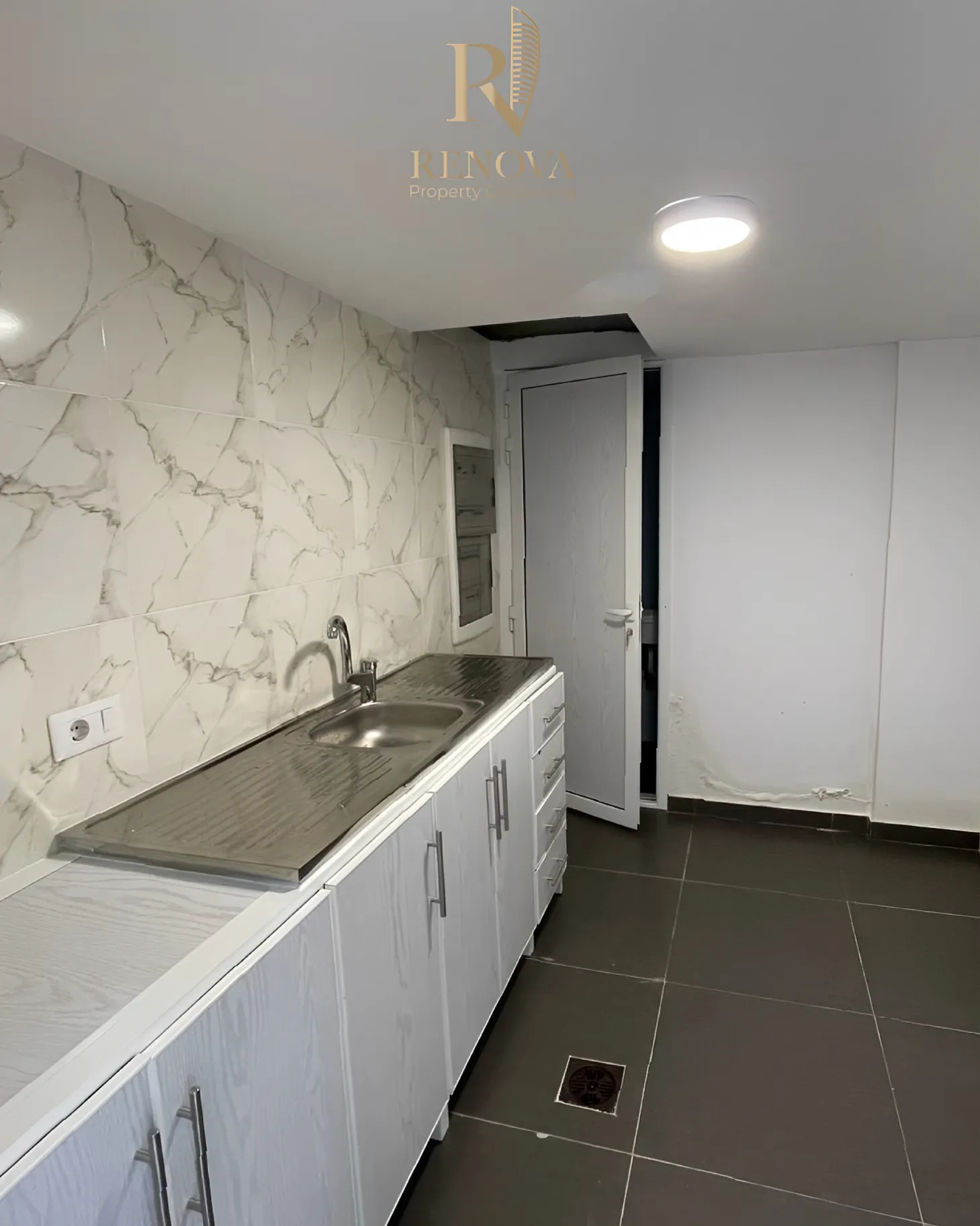 Shop for rent in Baabda, Lebanon