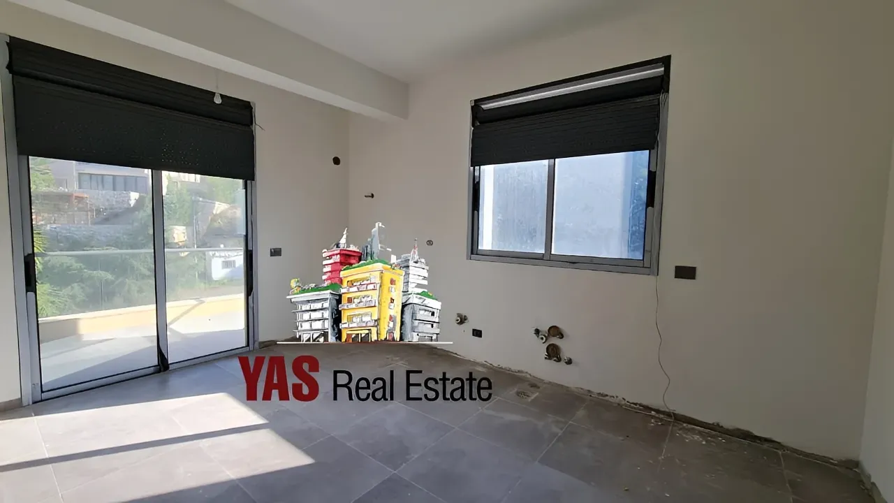 Apartment for Sale in Ballouneh - 5 bed, 6 bath