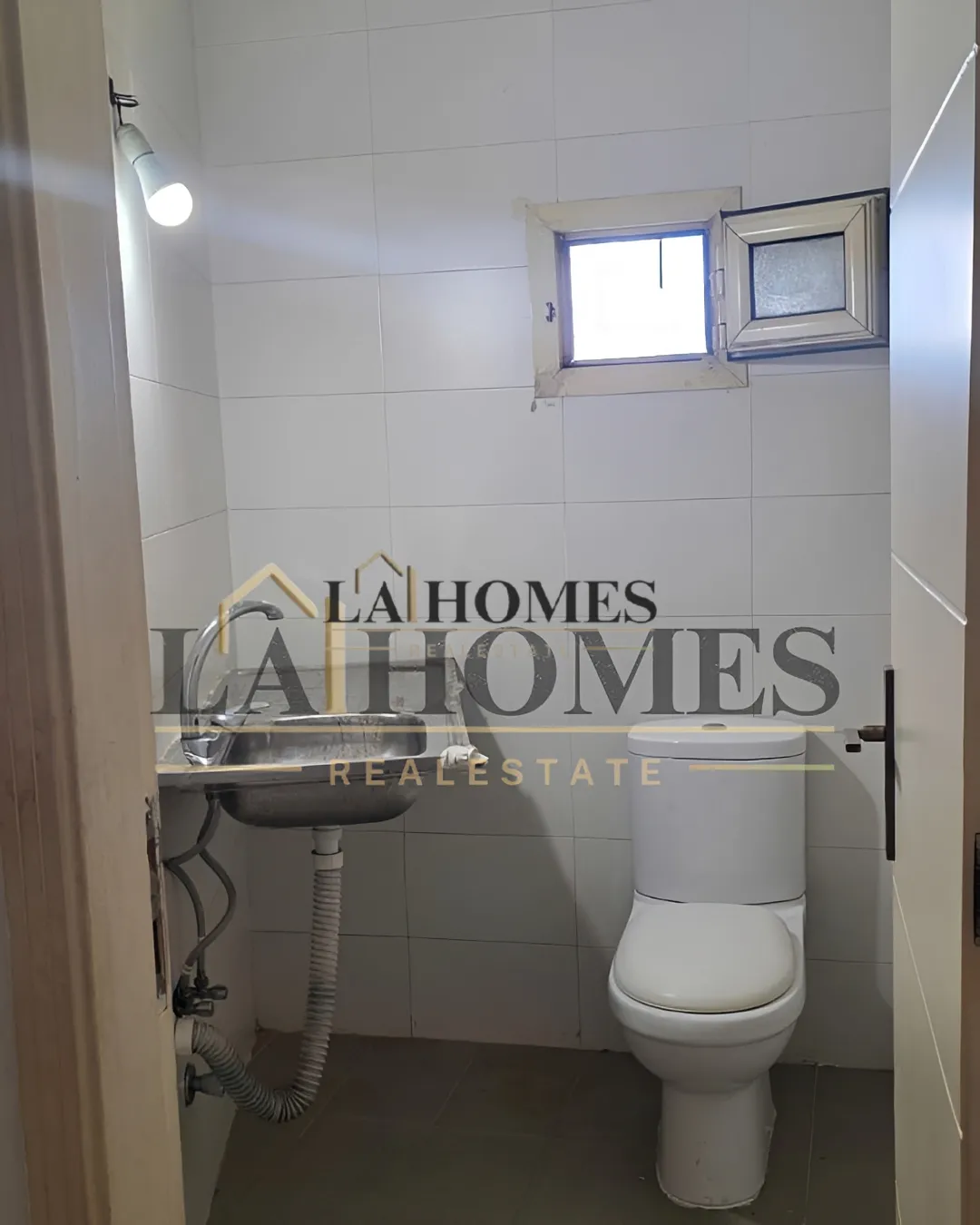 Shop for rent in Zouk Mosbeh