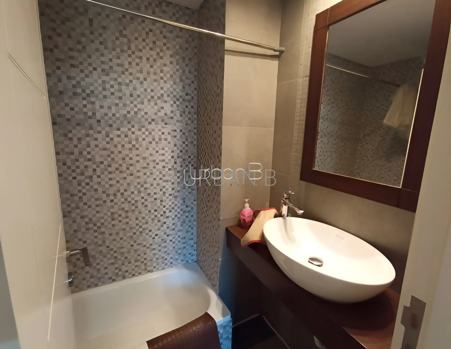 Apartment for Rent in Sioufi, Bayrut, Lebanon