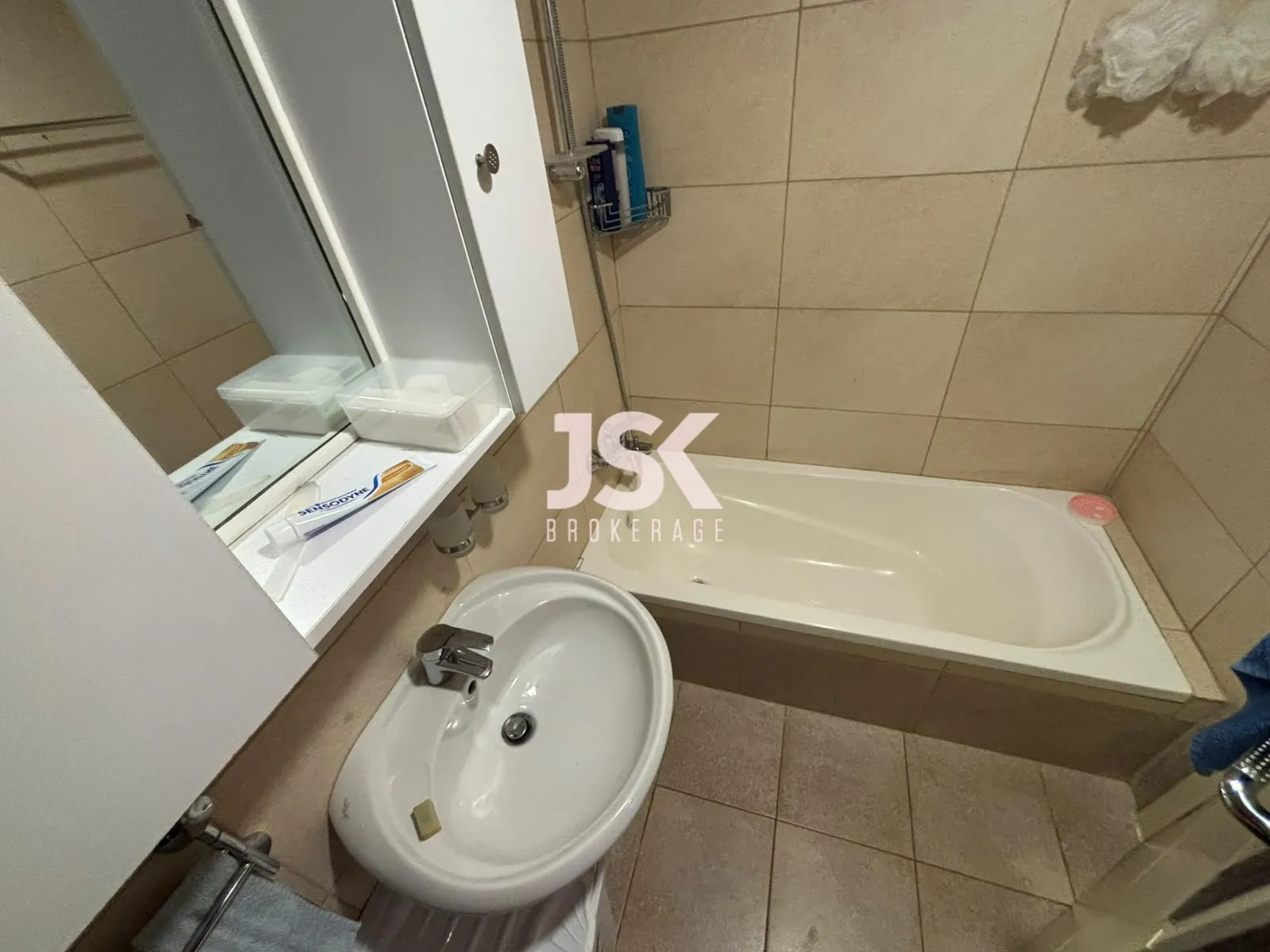 Apartment for Rent in Qornet El Hamra