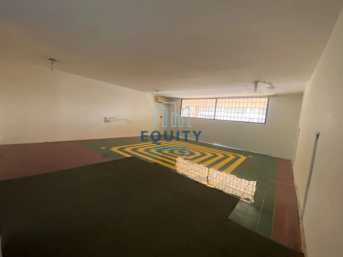 Shop for rent in Mansourieh, Lebanon