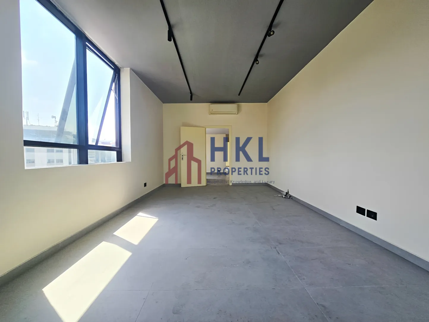 Office for rent in Hazmieh
