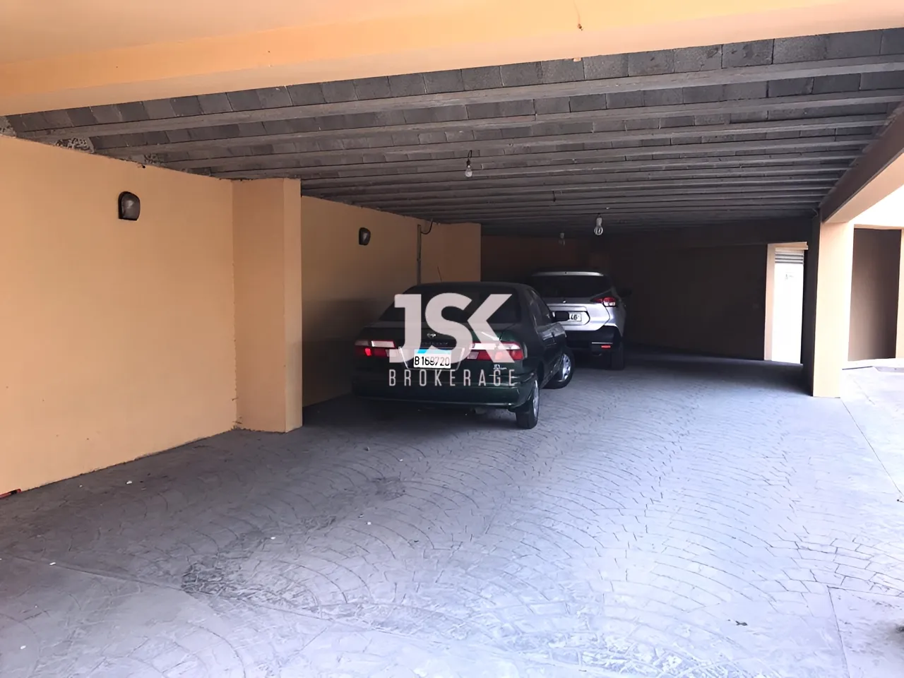 Building for Rent in Hazmieh