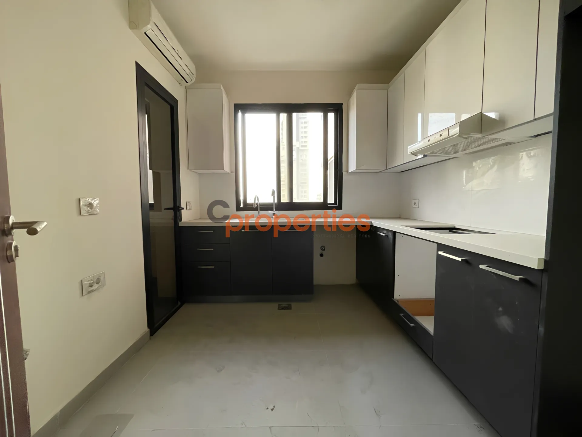 Apartment for Sale in Sioufi