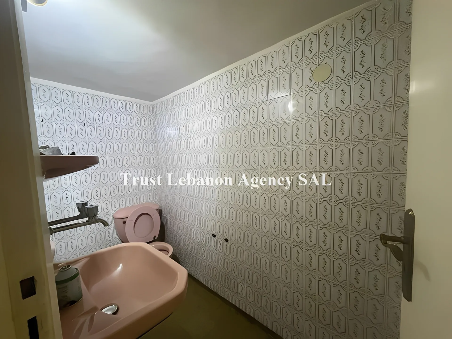 Office for rent in Metn, Zalka