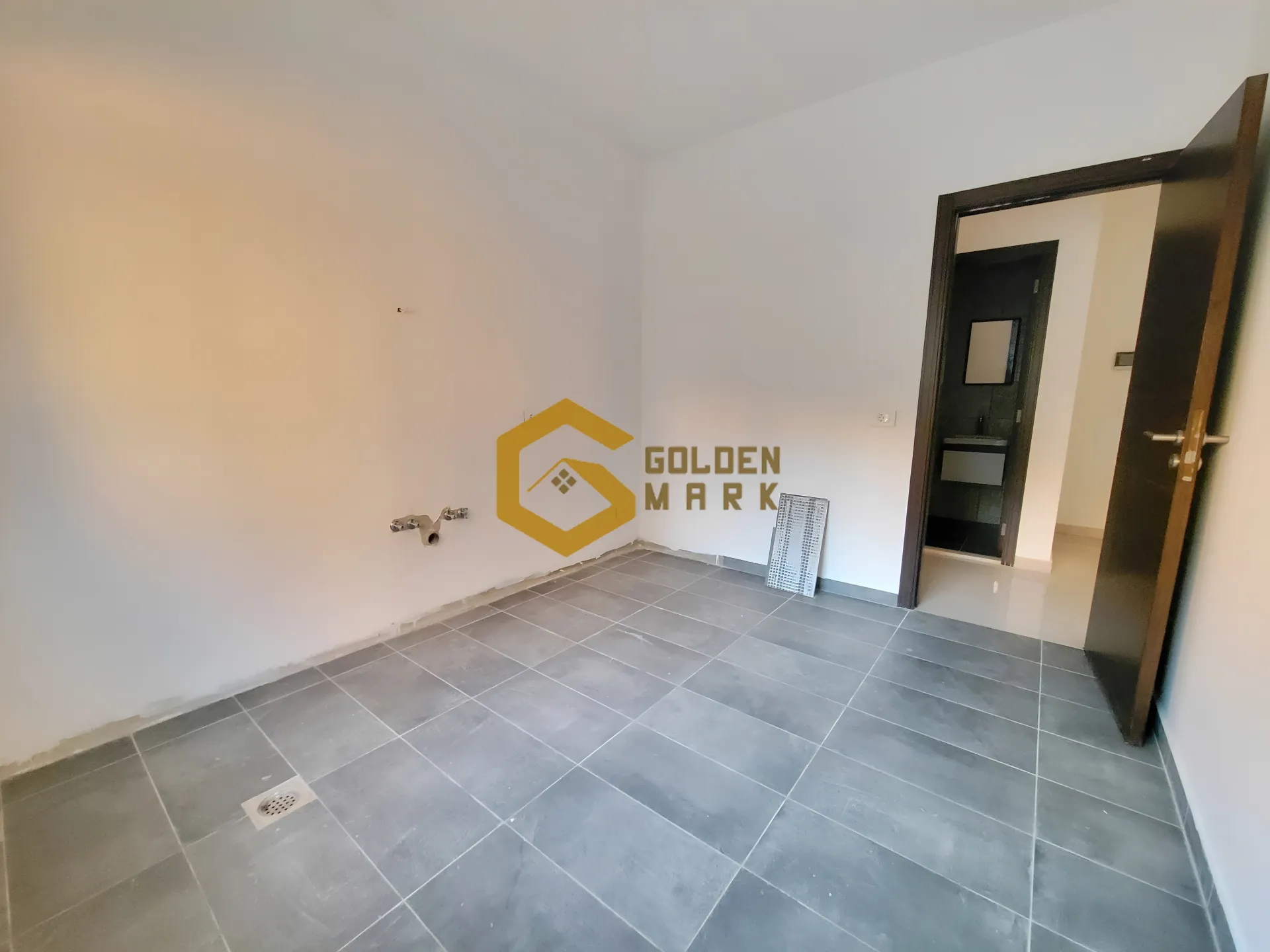 Apartment for Sale in Halat