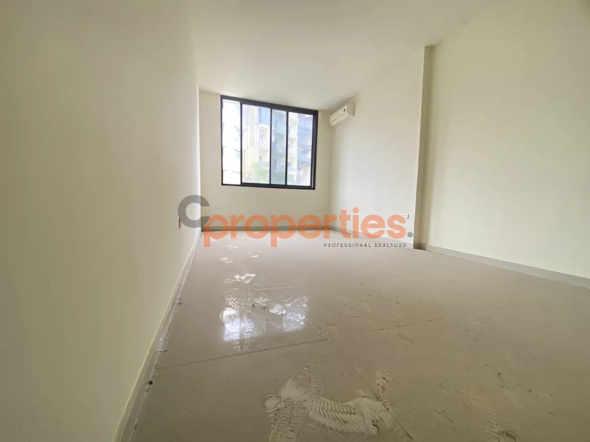 Office for Sale in Zalqa