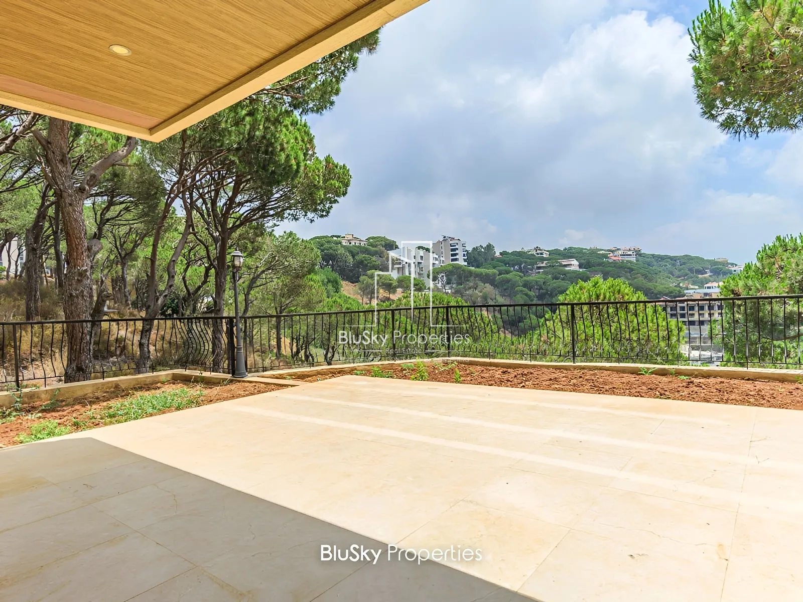 Apartment for Sale in Mar Chaaya - 3 bed, 4 bath