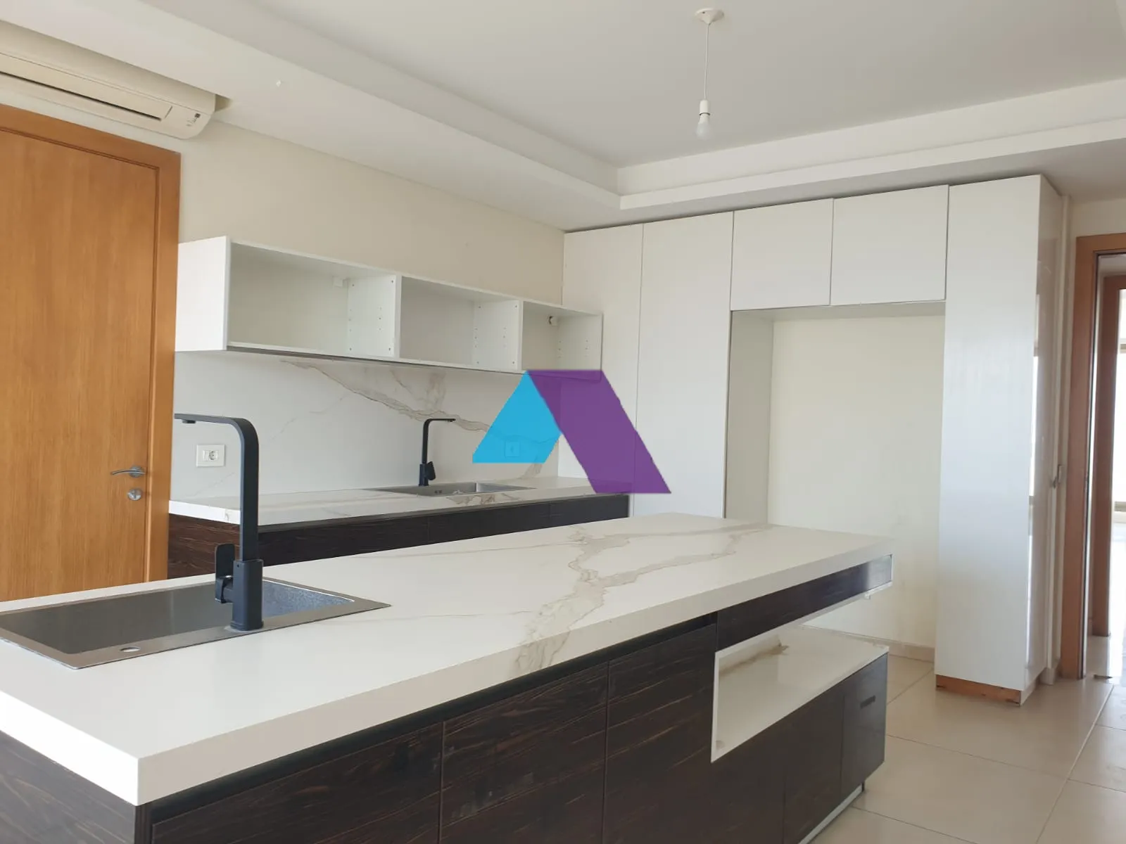 Apartment for Sale in Clemenceau