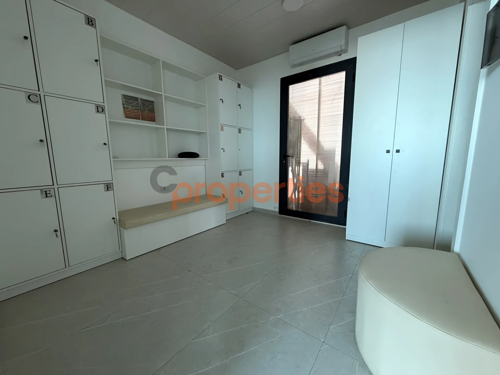 Office for Rent in Naqqache