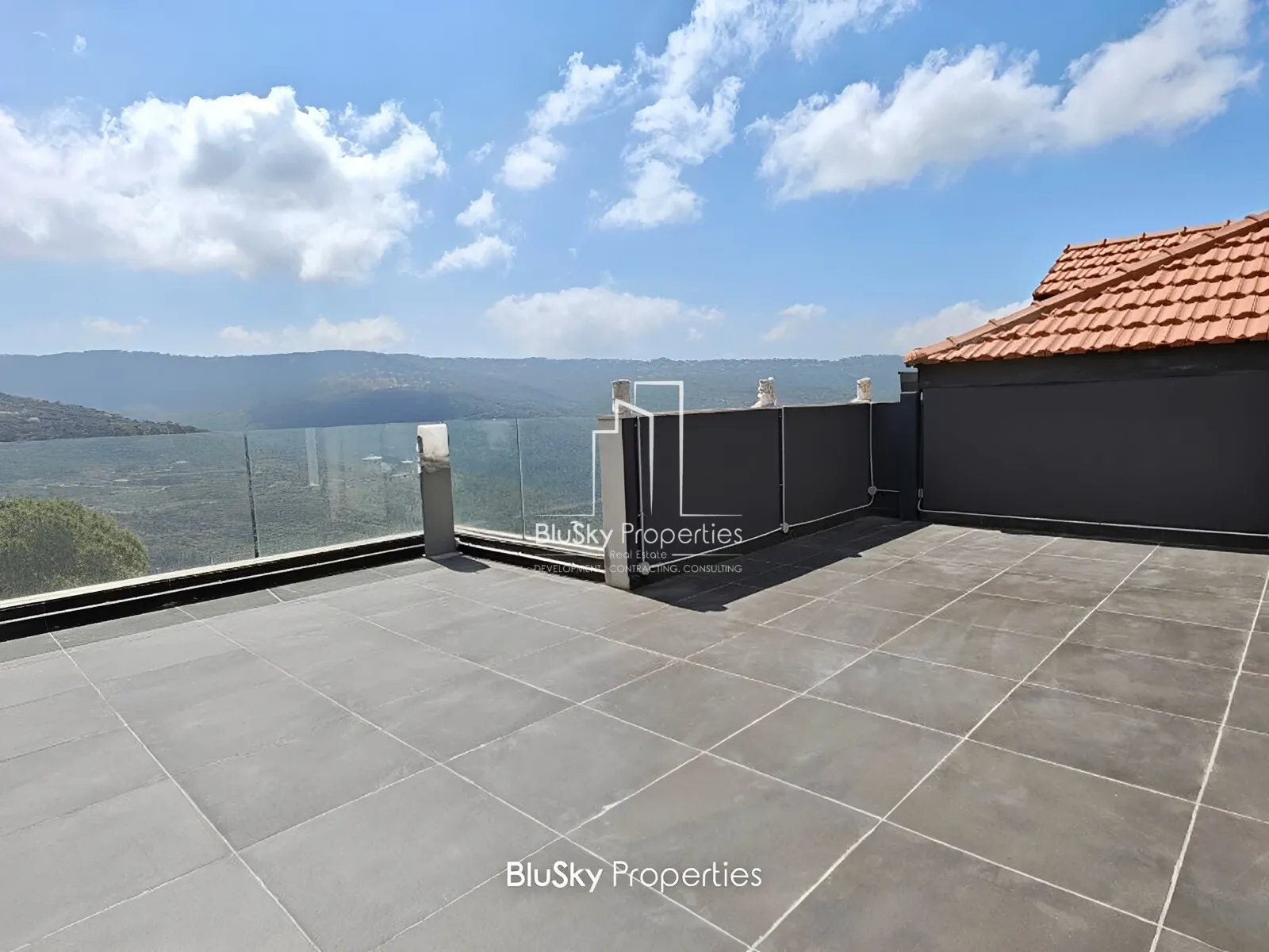 Apartment for Sale in Ouyoun Broumana - 4 bed, 4 bath