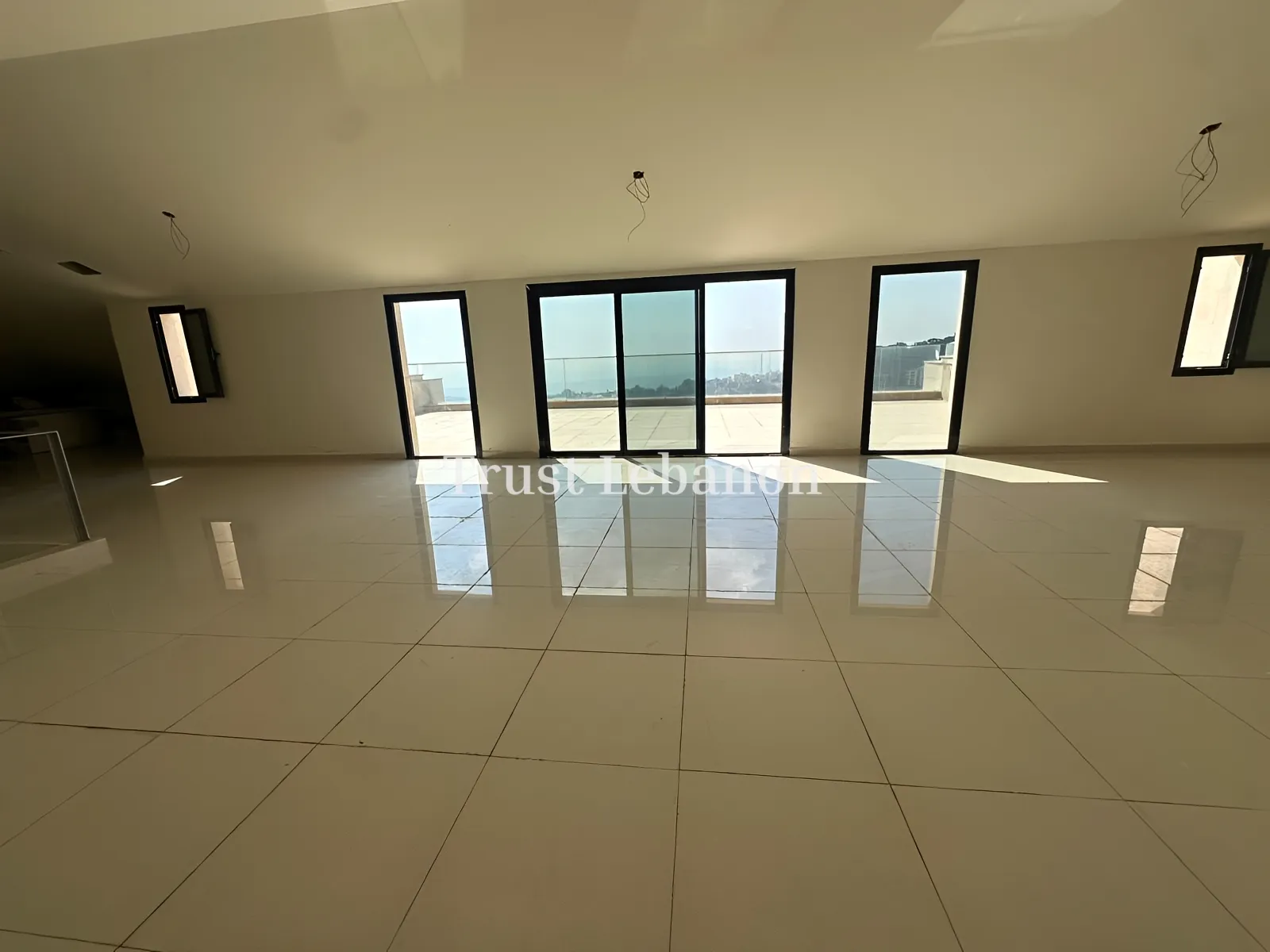 Penthouse for sale in Monteverde Main Street، Moutazah, Lebanon