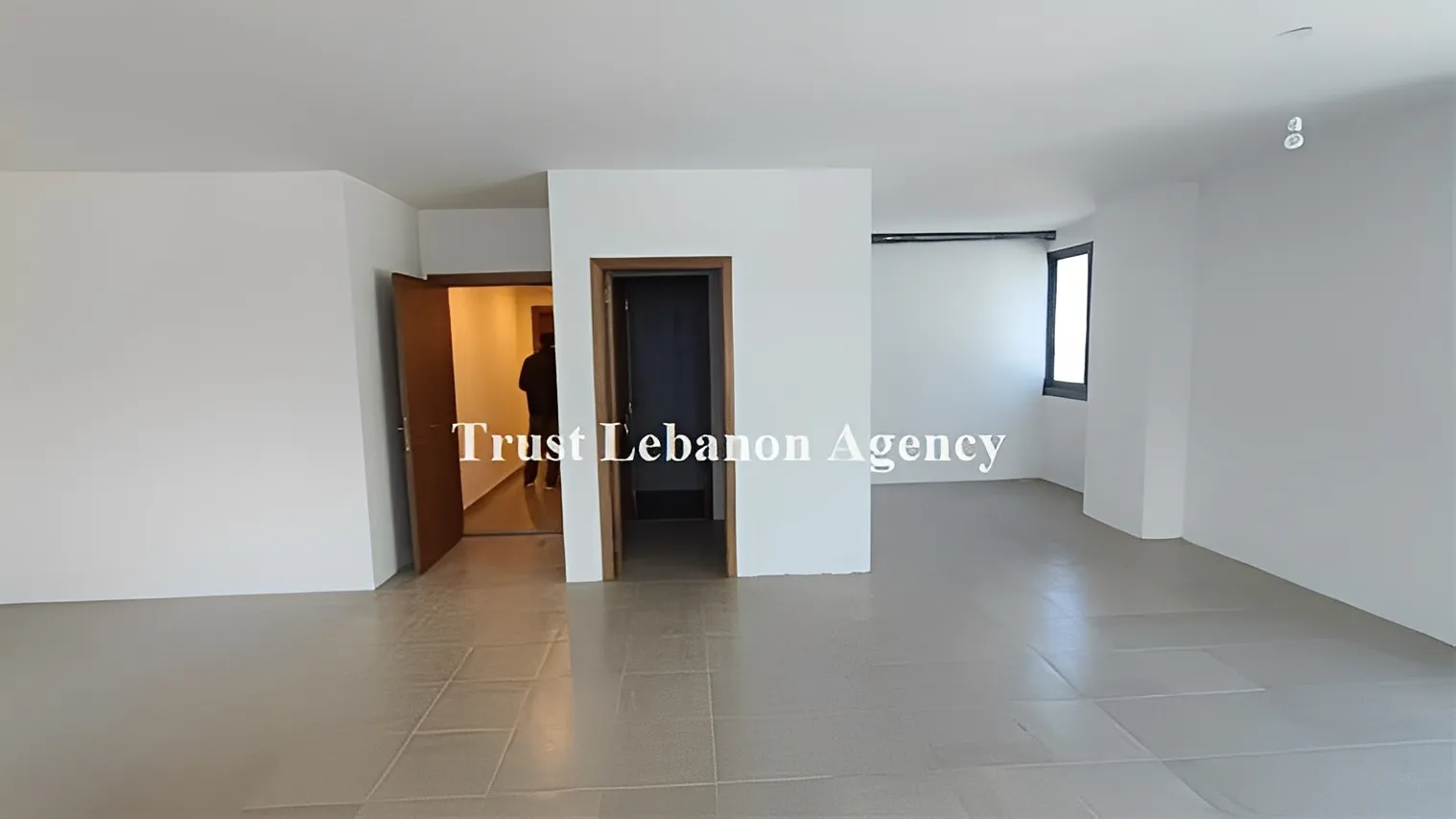 Office for sale in Metn, Dbayeh