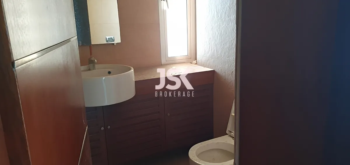 Office for rent in Sin El Fil
