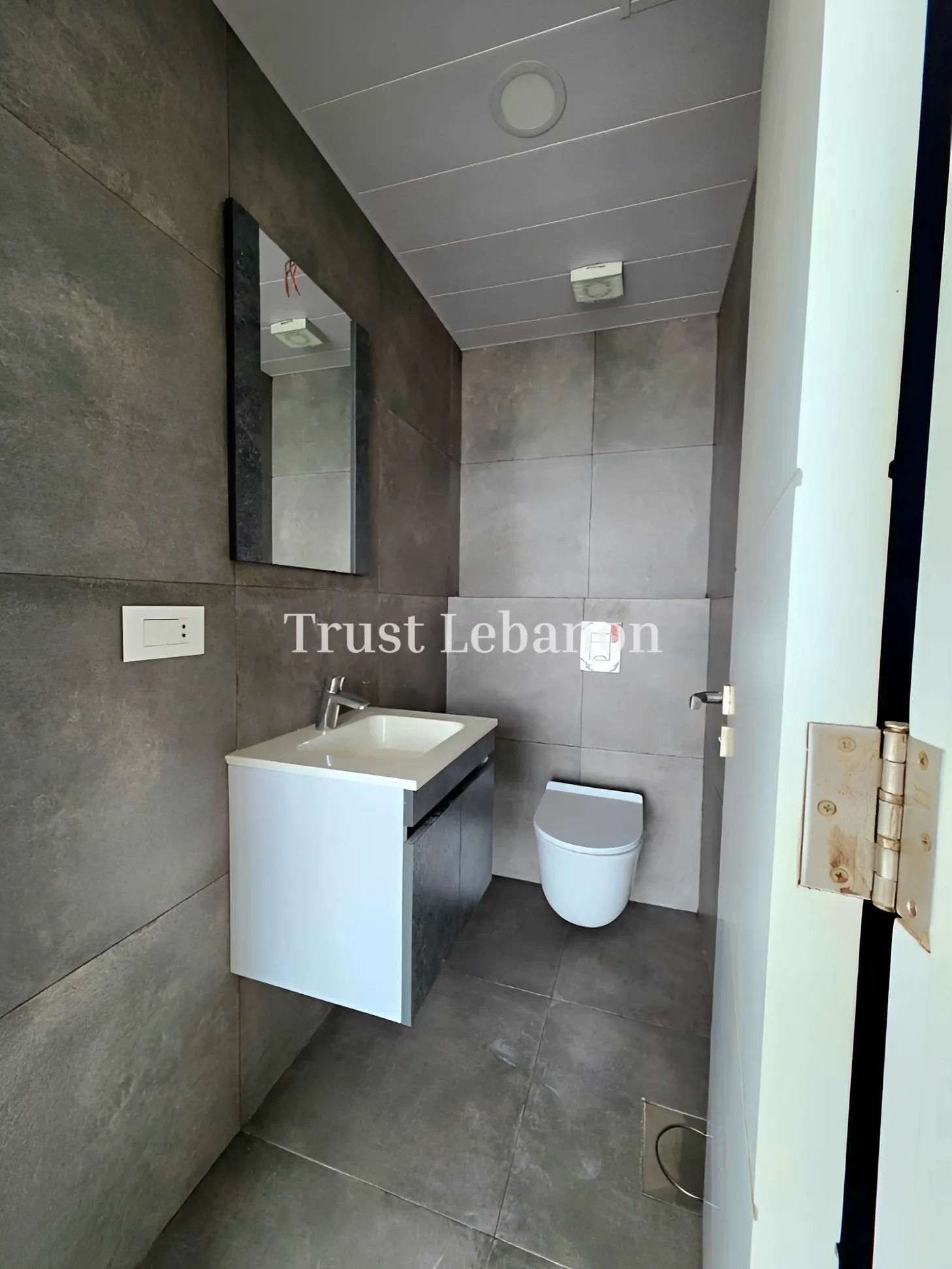Office for rent in Dbayeh, Lebanon