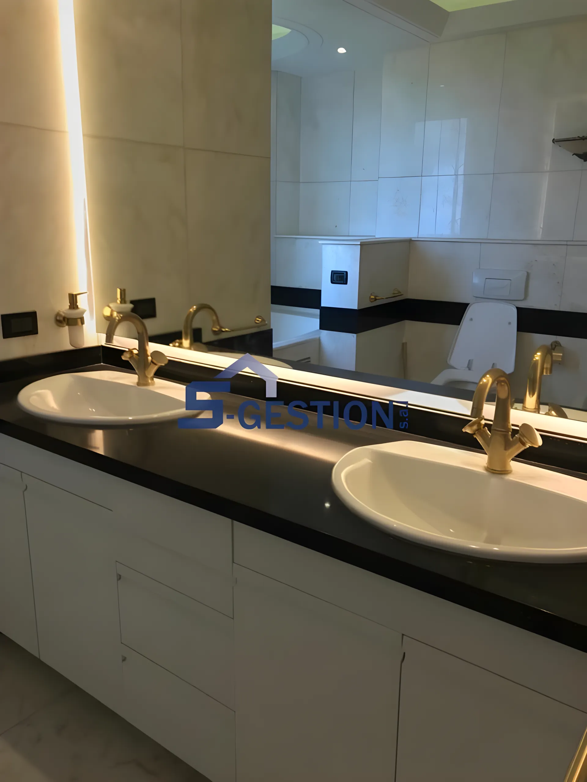 Apartment for Rent in Achrafieh - 4 bed, 4 bath