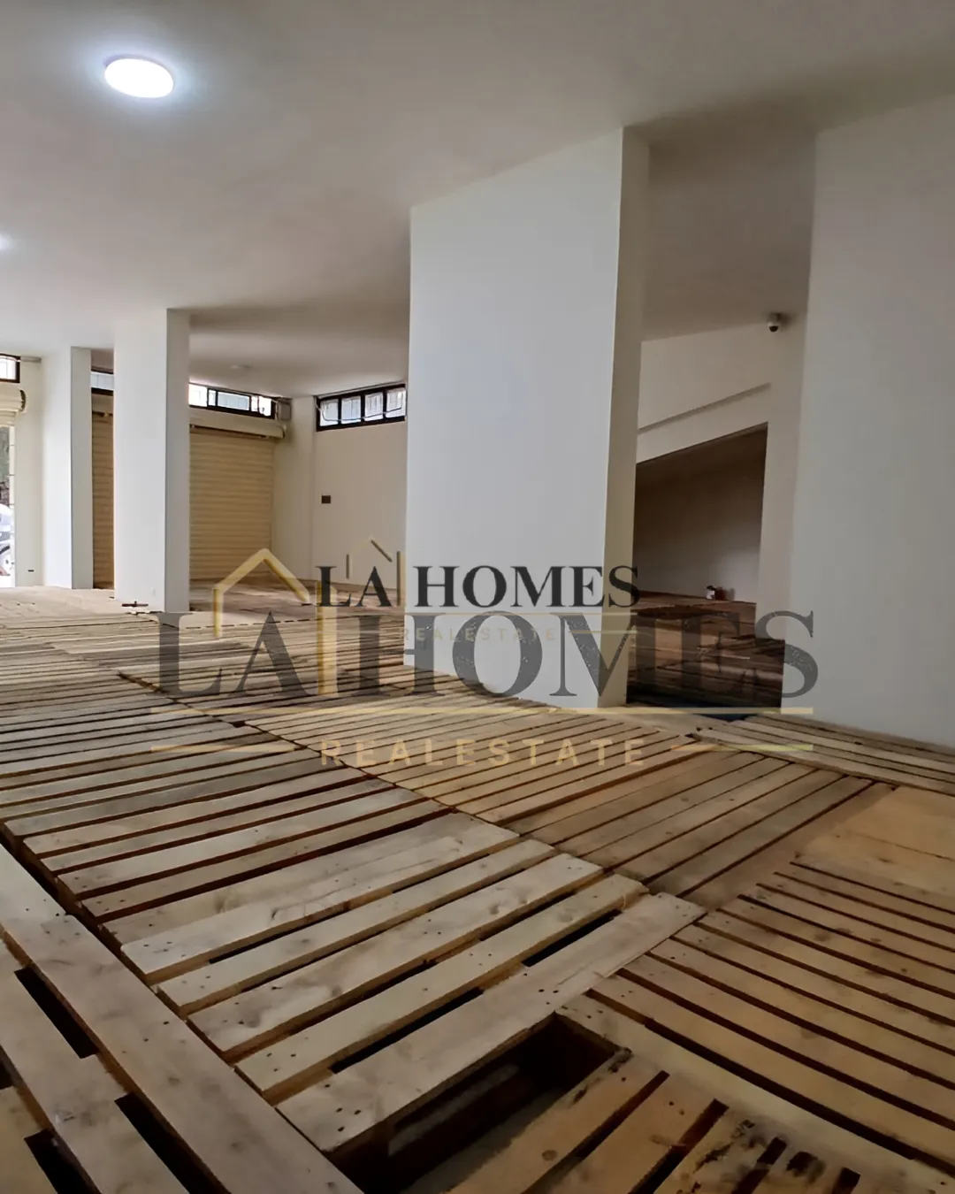 Shop for rent in Zouk Mosbeh
