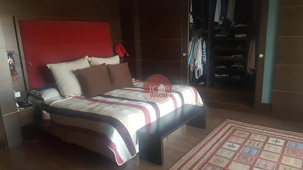 Triplex for Sale in Montiverdi - 4 bed, 5 bath
