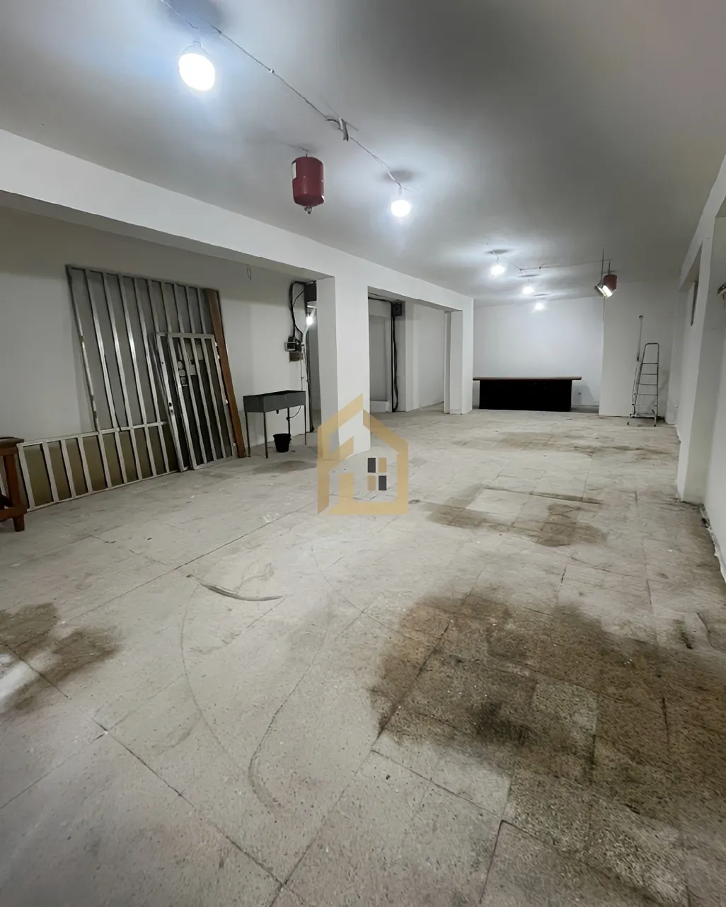 Warehouse for rent in Mazraat Yachoua, Lebanon