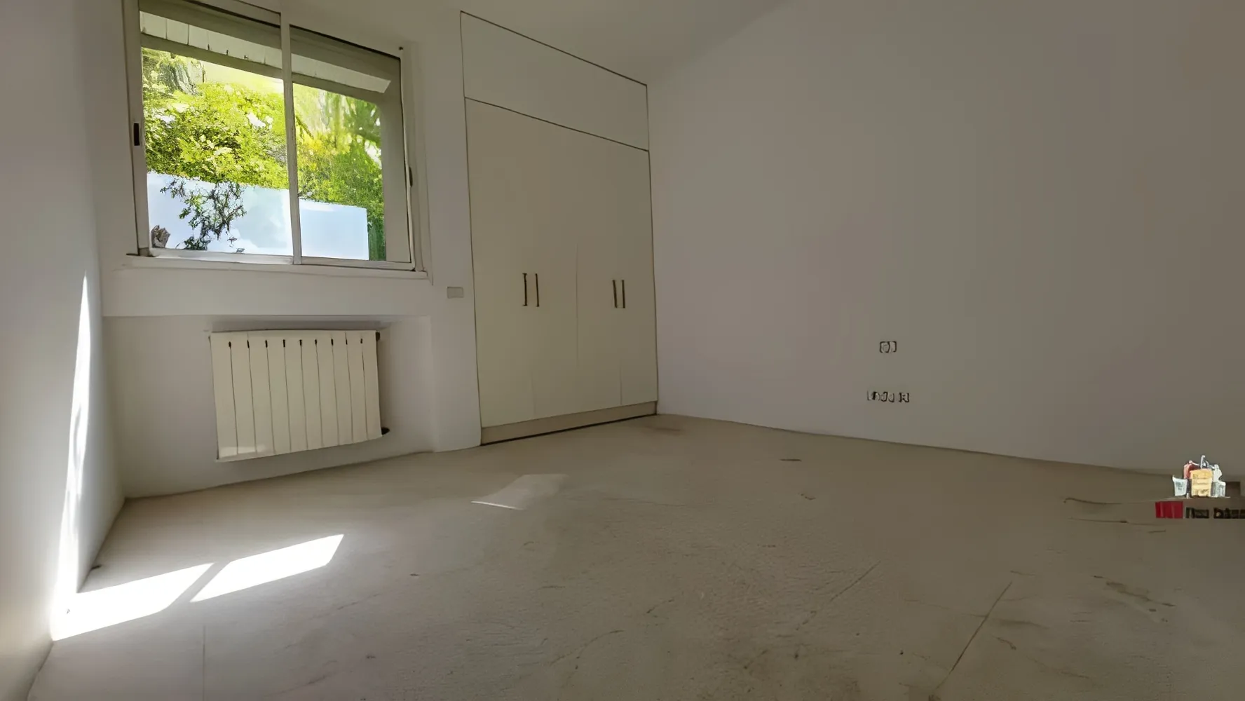 Apartment for Sale in Achrafieh - 3 bed, 4 bath