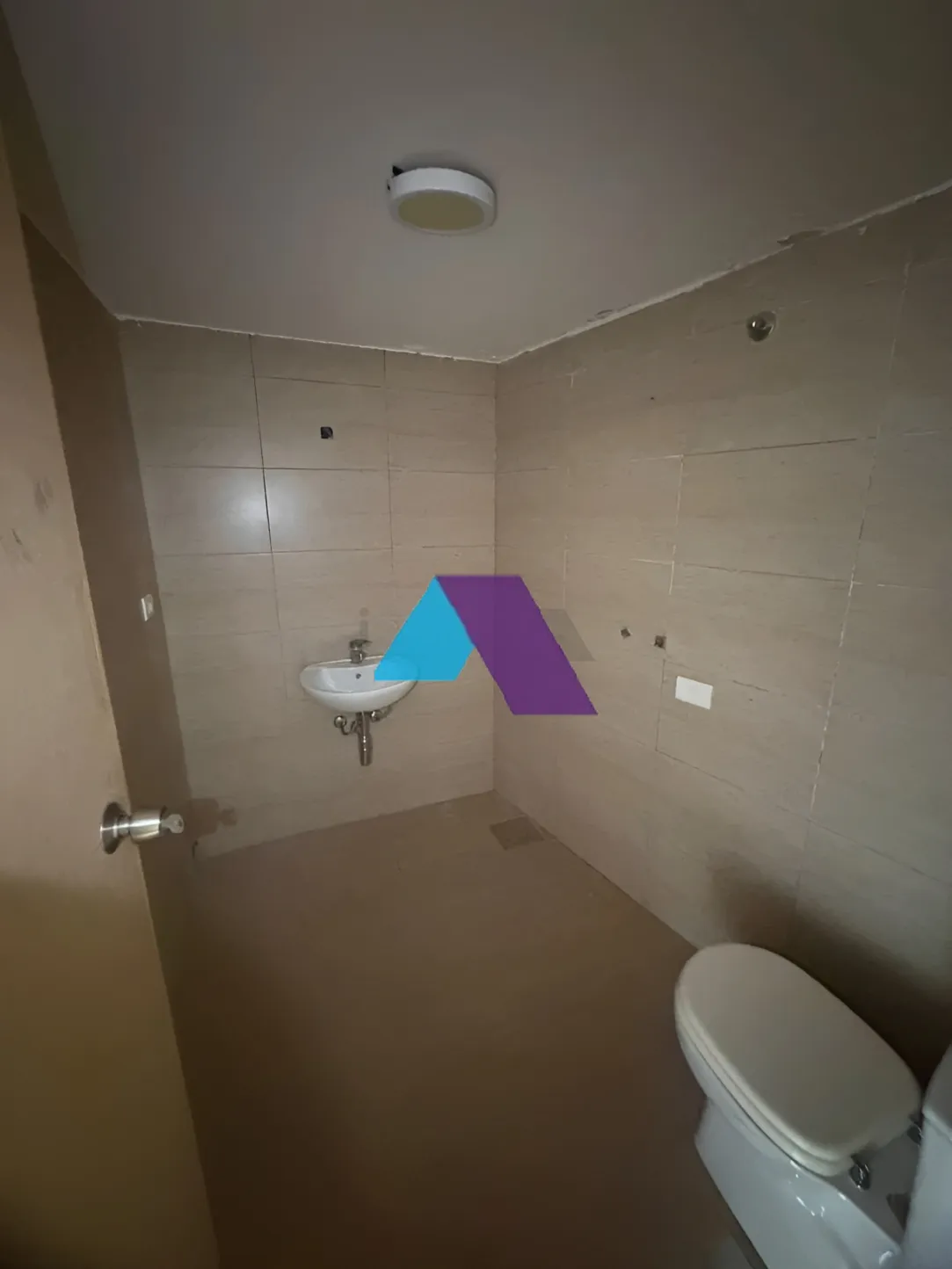 Shop for rent in Halat
