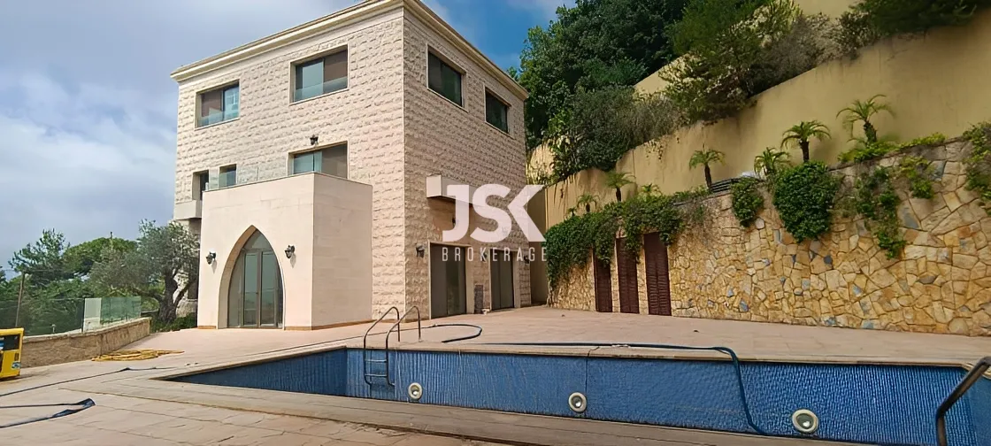 Triplex for Sale in Chnaneir, Lebanon