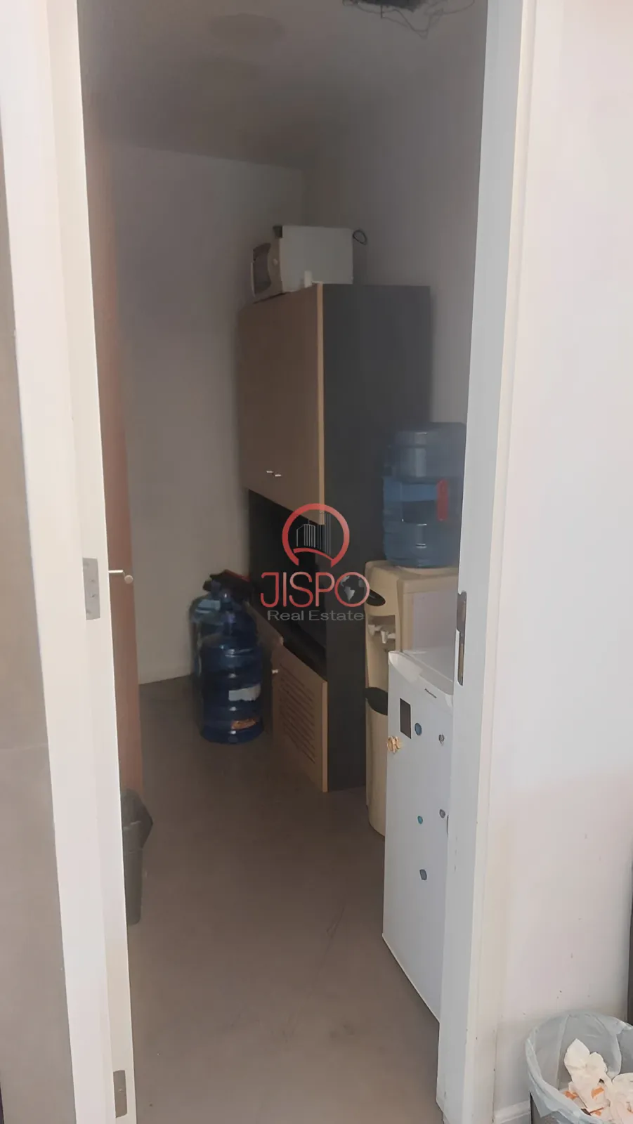 Office for rent in Forn El Chebbak