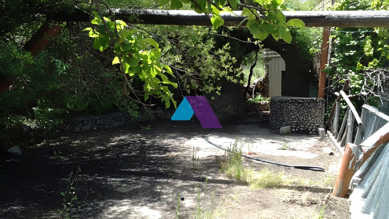 Building for Sale in Zaarour