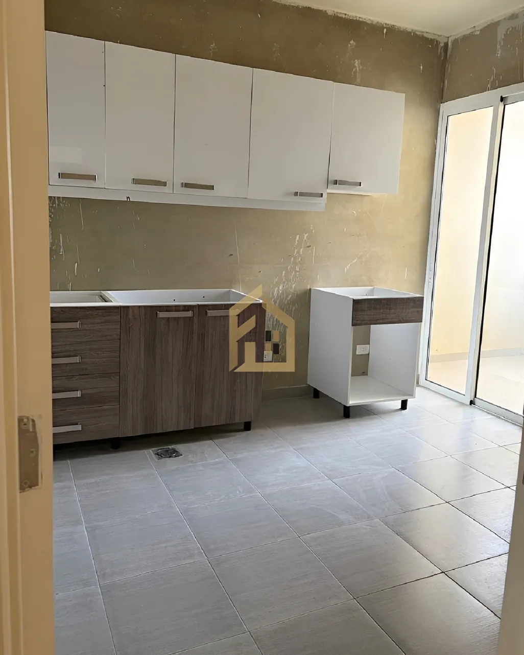 Apartment for rent in Mazraat Yachoua, Lebanon - 2 bed, 2 bath