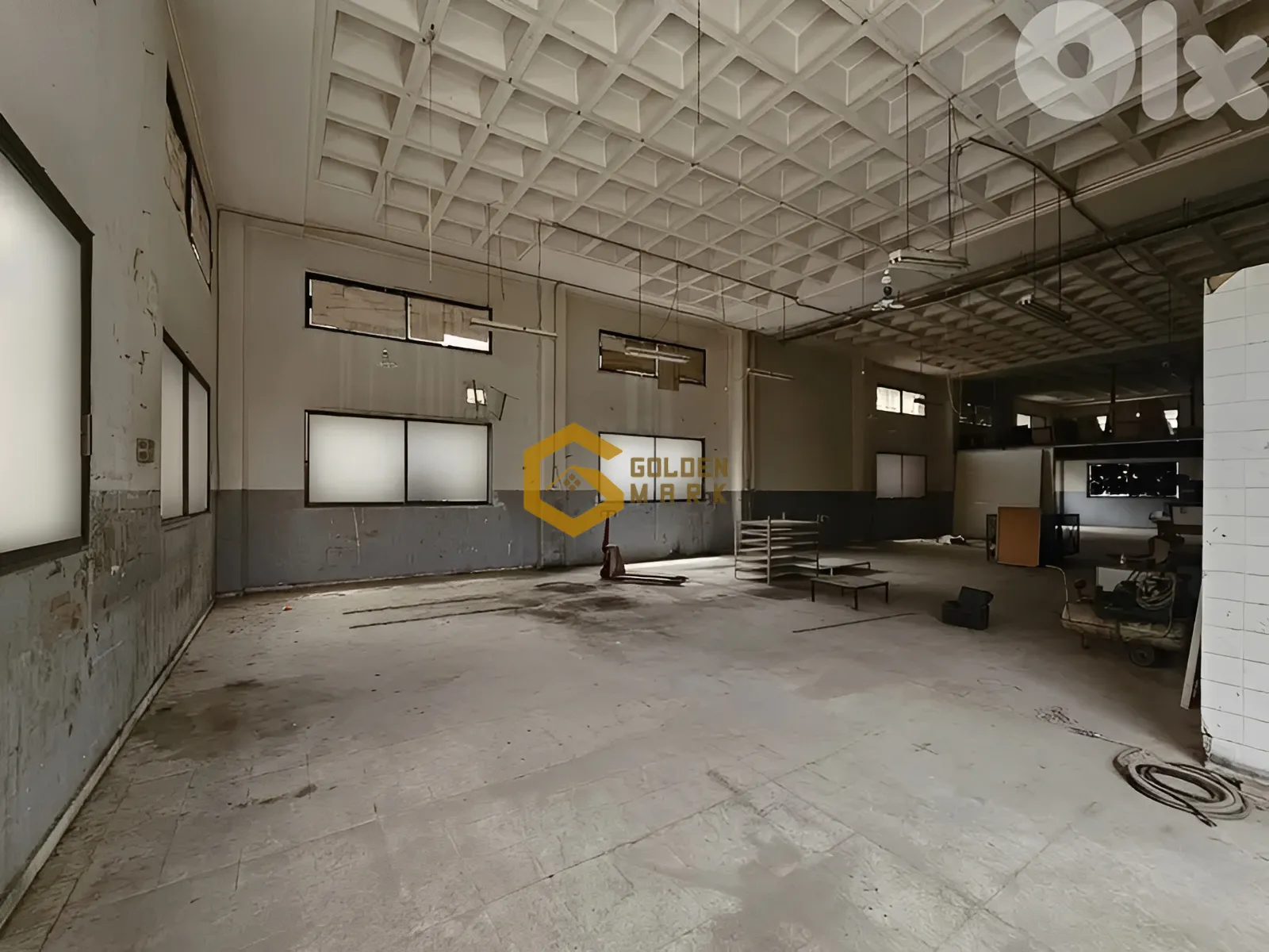 Warehouse for sale in Dekwaneh