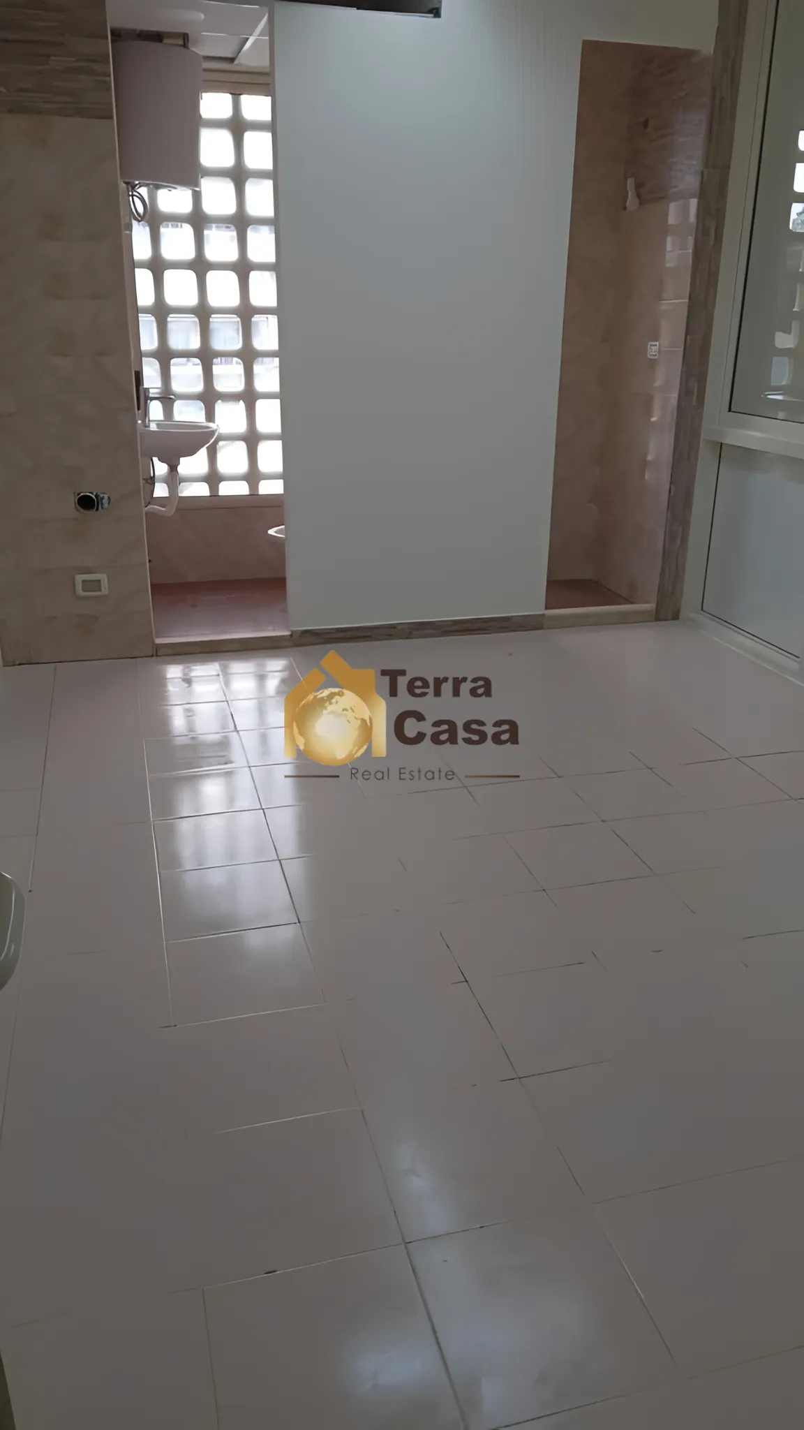 Office for rent in Sin El Fil