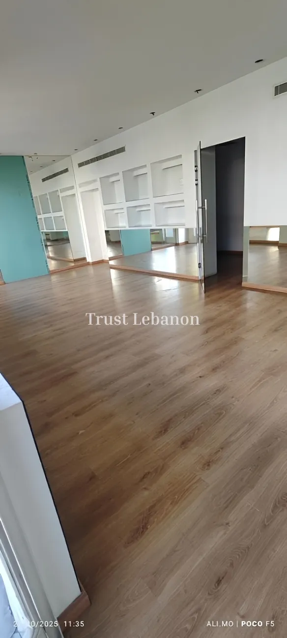 Office for rent in Achrafieh
