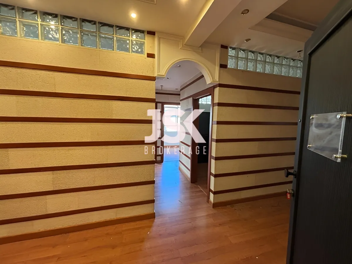 Office for rent in Badaro