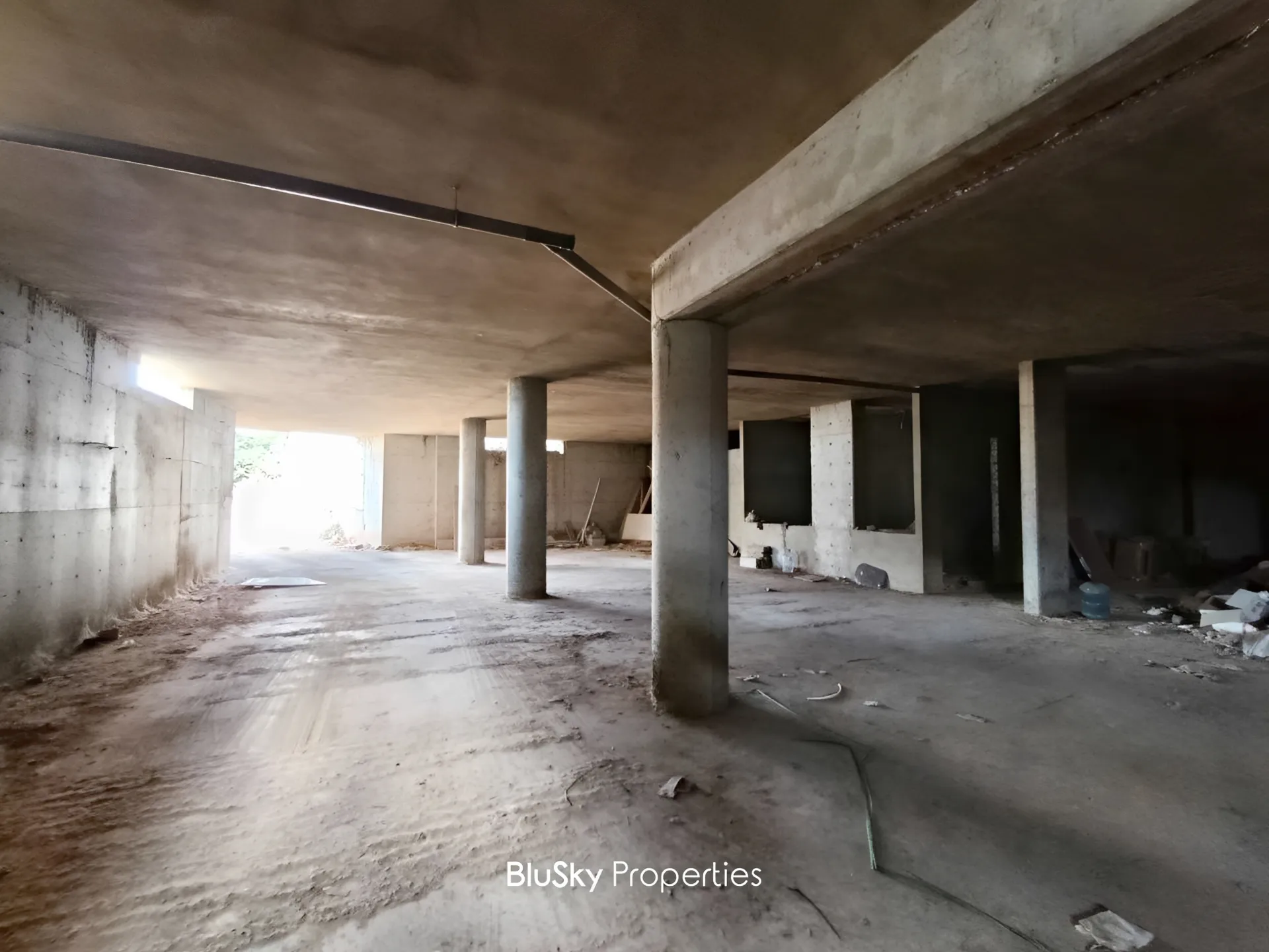 Building for Sale in Edde